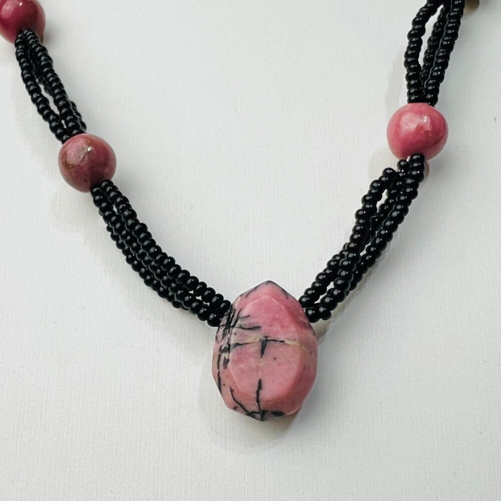 Stunning Artisan Pink Rhodonite and Black seed bead Necklace - Picture 2 of 5
